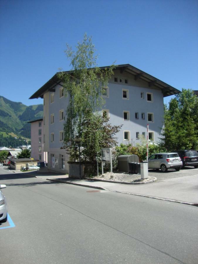 Schlafgut Kuessler - 70M Vom City Express Zell am See Eksteriør billede